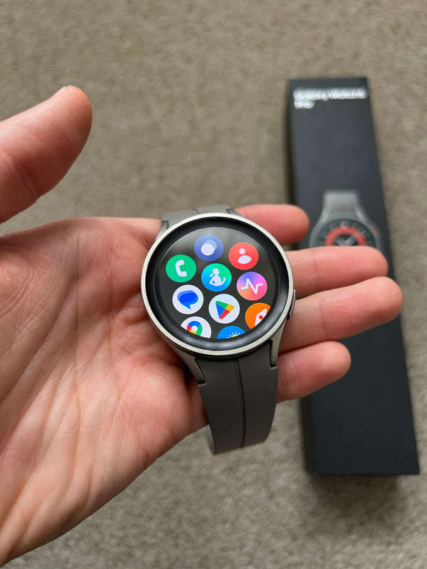 Samsung Galaxy Watch 5 Pro LTE 45mm Titanium Gray with box and charger