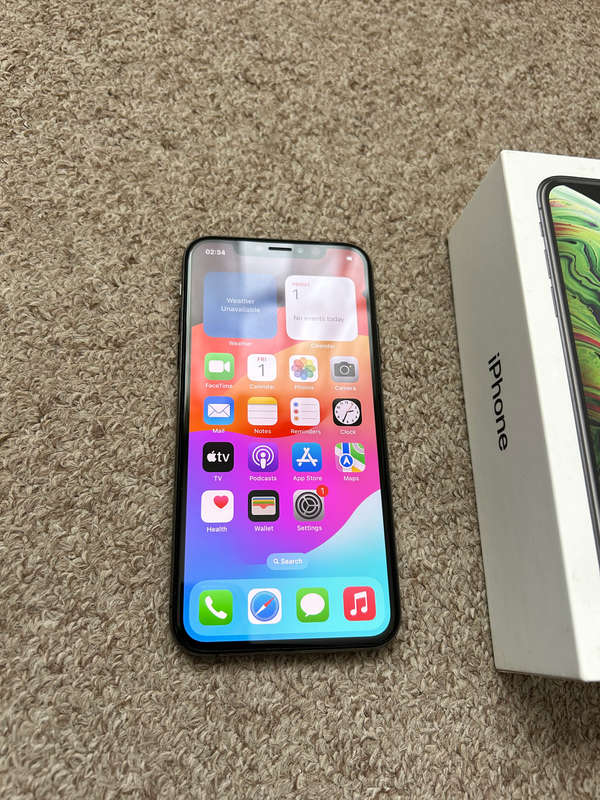 iPhone XS 64GB Dual sim with box