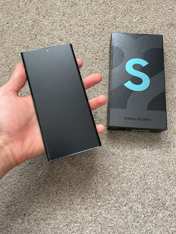 Samsung S22 Ultra 5G 256gb Dual SIM 12gb ram with box