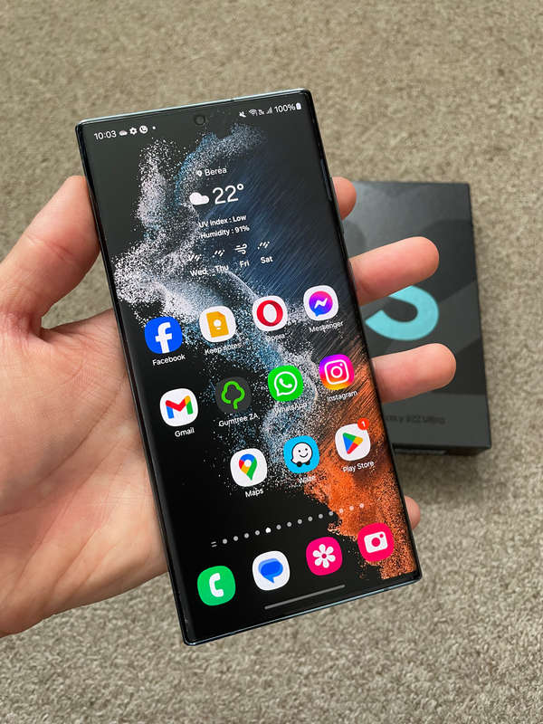 Samsung S22 Ultra 5G 256gb Dual SIM 12gb ram with box