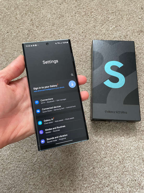 Samsung S22 Ultra 5G 256gb Dual SIM 12gb ram with box