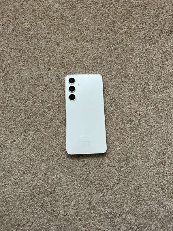 Samsung S24 256gb Dual sim 8gb ram Immaculate condition like new