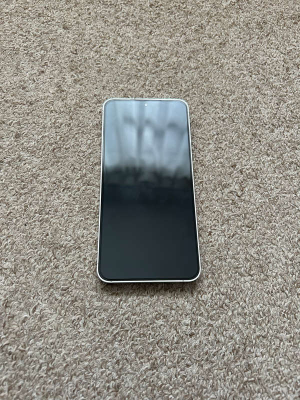 Samsung S24 256gb Dual sim 8gb ram Immaculate condition like new