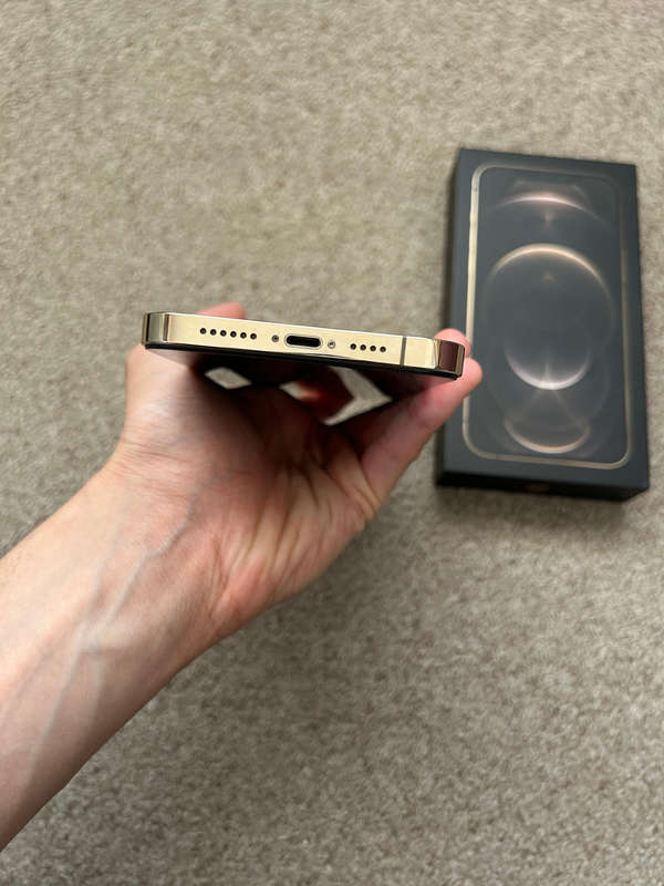 Iphone 12 pro max 128gb dual sim good condition with box
