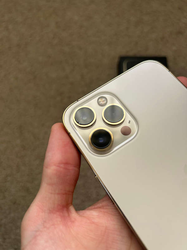 Iphone 12 pro max 128gb dual sim good condition with box
