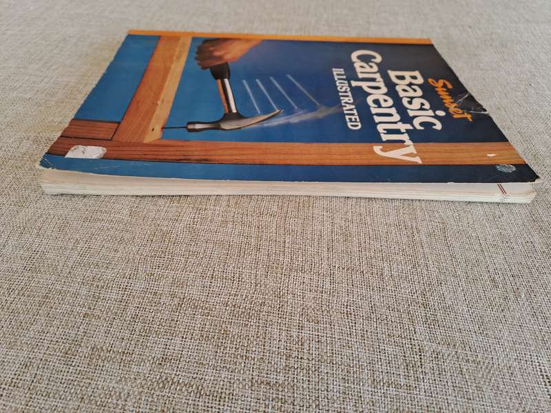 Basic Carpentry Illustrated - A Sunset Book