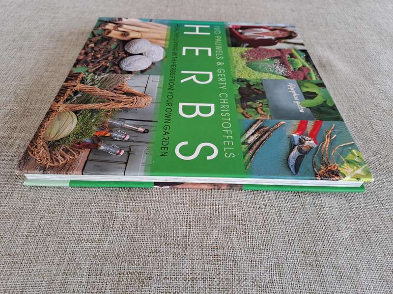 Herbs: Healthy living with herbs from your garden - Ivo Pauwels & Gerty Christoffels