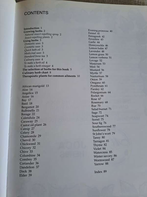 A-Z of Herbs - Margaret Roberts