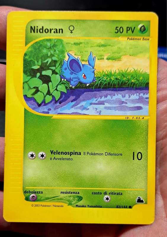 Pokemon Trading Cards -  Spanish - Nidoran (f) - 82/144 - Common Skyridge Singles - NM