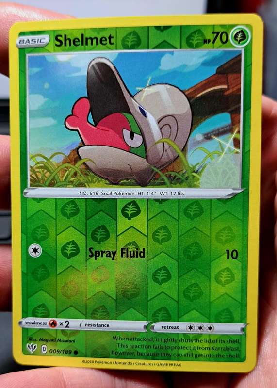 Pokemon Trading Cards - Shelmet - 009/189 - Reverse Holo Sword & Shield: Darkness Ablaze   - NM