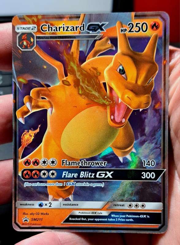 Pokemon Trading Cards - Charizard GX - SM211 - Promo Pokemon Sun & Moon Promos - NM