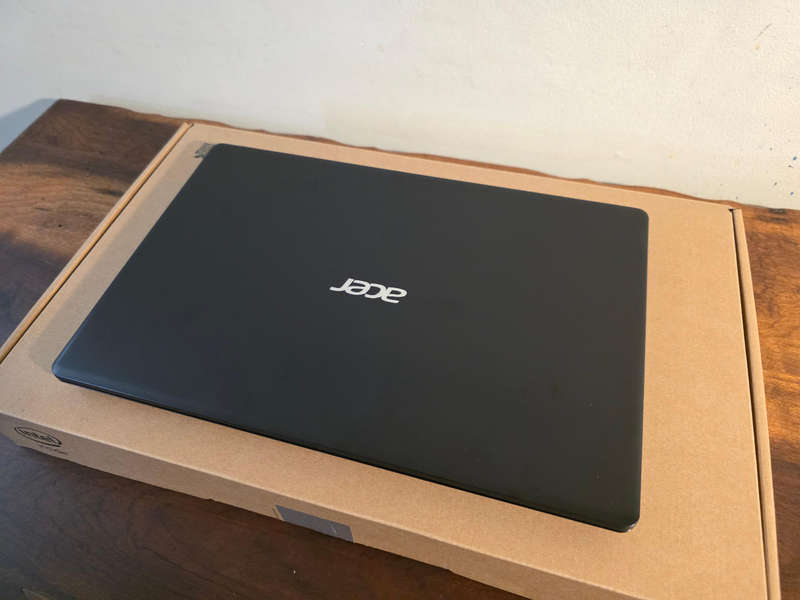 Laptop Acer i3 10th Gen, 8gb, 512gb Nvme, 1TB HDD