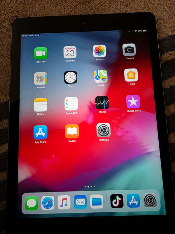 iPad Air 16gb Wifi + Cellular