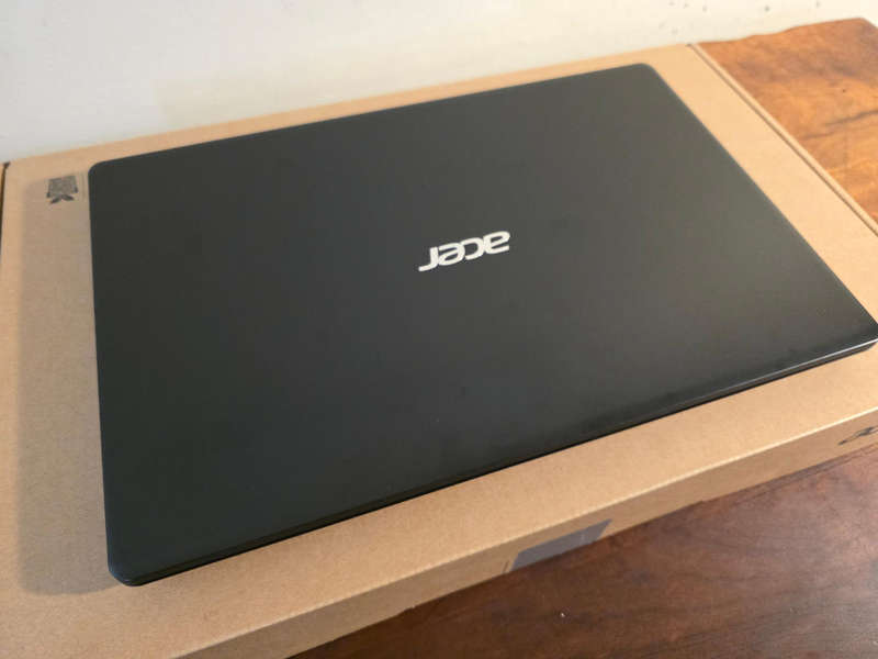 Laptop Acer i3 10th Gen, 8gb, 512gb Nvme, 1TB HDD