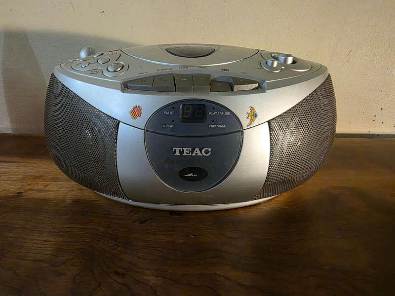 TEAC - PC-D190Portable CD Player with Cassette