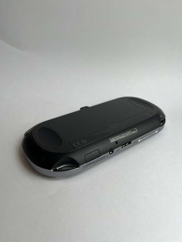 PS Vita OLED 32GB & 6 Games