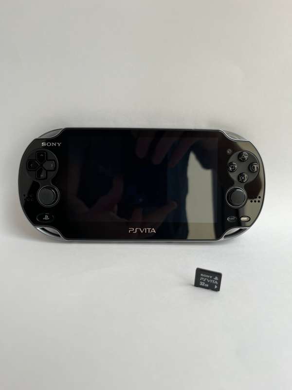 PS Vita OLED 32GB & 6 Games