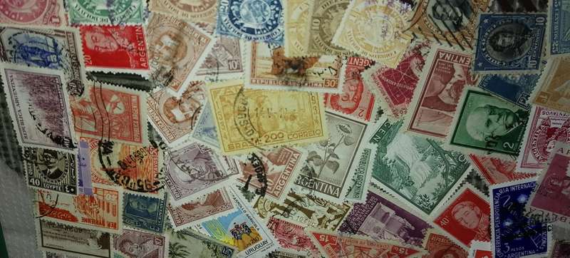 200 x South America Countries Stamps