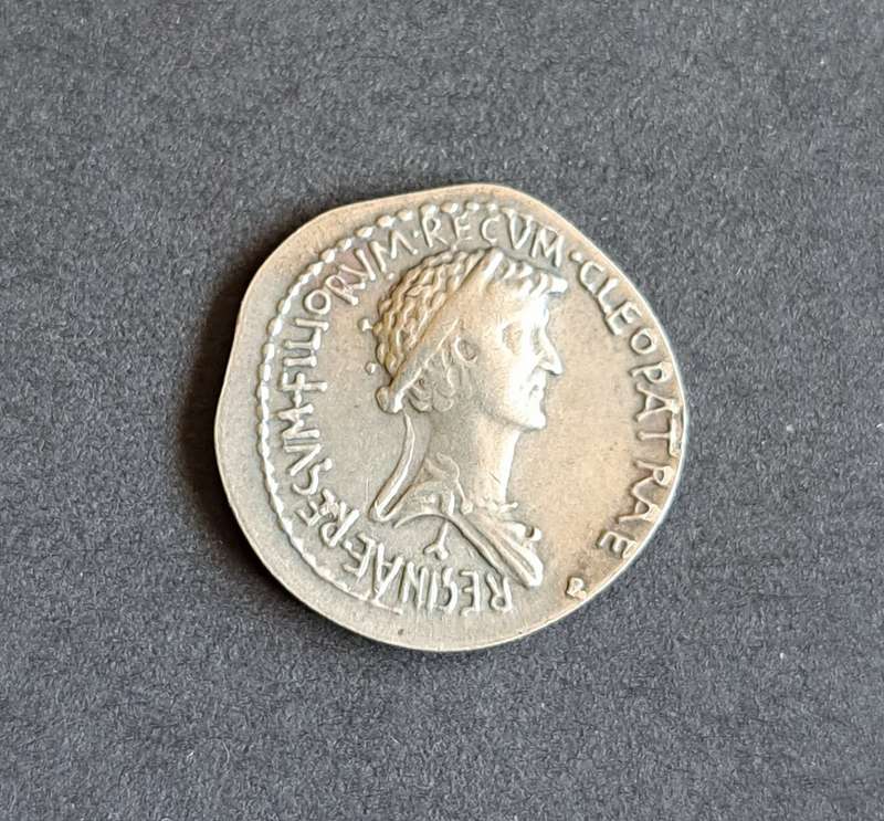 **Ancient Coin**  **Roman Coin**.LIKE NEW**UNKNOWN**Realist due to no payment**