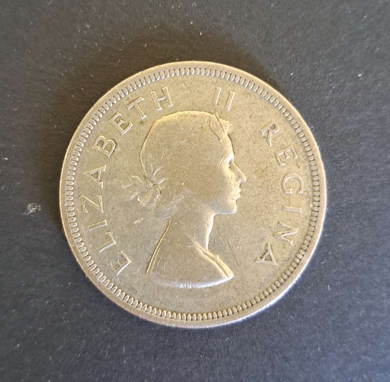 UNION OF SOUTH AFRICA 2 1/2  SHILLING COIN  ** SILVER COIN**1957** HALF CROWN **14 GRAMS**