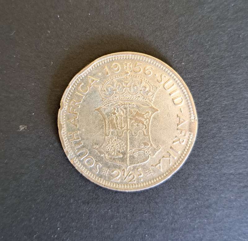 UNION OF SOUTH AFRICA 2 1/2  SHILLING COIN  ** SILVER COIN**1956** HALF CROWN **14 GRAMS **