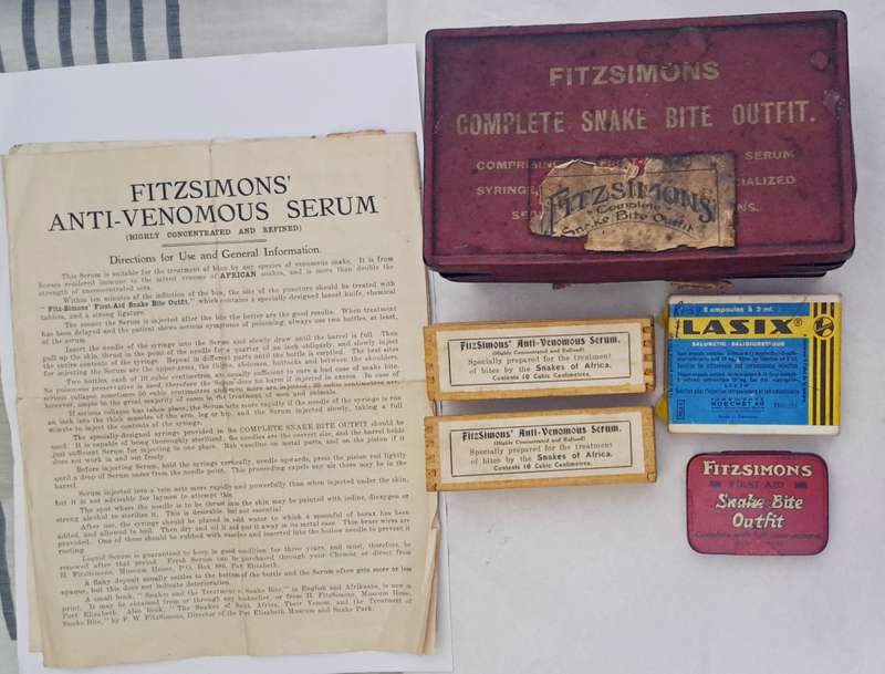VINTAGE FITZSIMONS SNAKE BITE KIT FIRST-AID OUTFIT 1959 - 1964 SERUMS & INSTRUCTIONS.