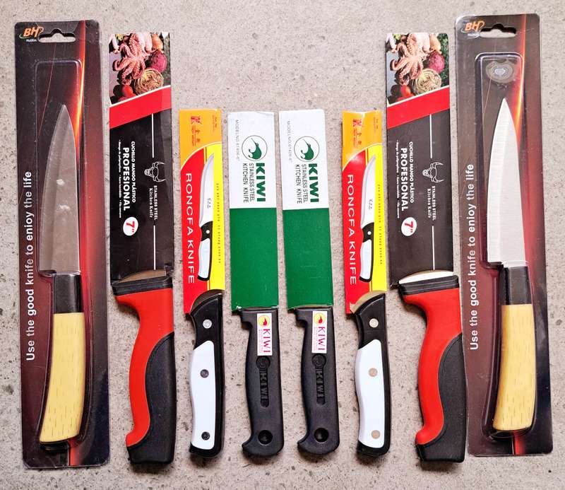 Kitchen knife combo 8 x knives for one bid  new.