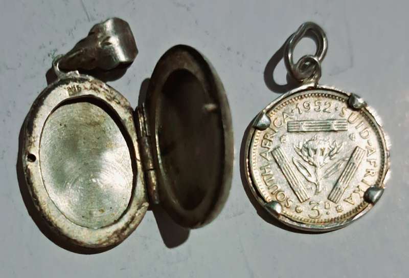 2 Vintage Pendants Silver.