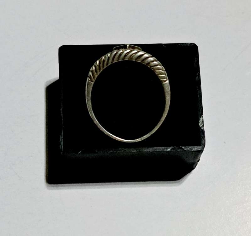 Genuine Solid Sterling Silver Ring & Stone . [ 7,1g ]