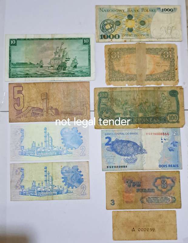 S.A. & Different Bank Notes  from Countries of The World - Lot 2- -10 Bank Notes.-