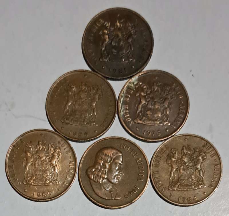 "6" S.A. Two Cent Coins.- 1965 - 1975 - 1981 - 1984 - 1985 - 1989-