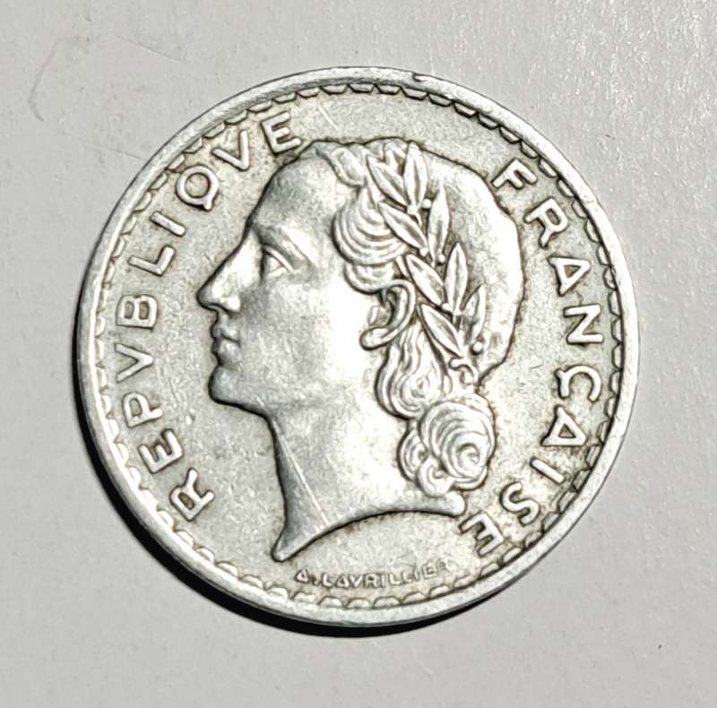 5 France  Coin " 1949"  Nice Coin.