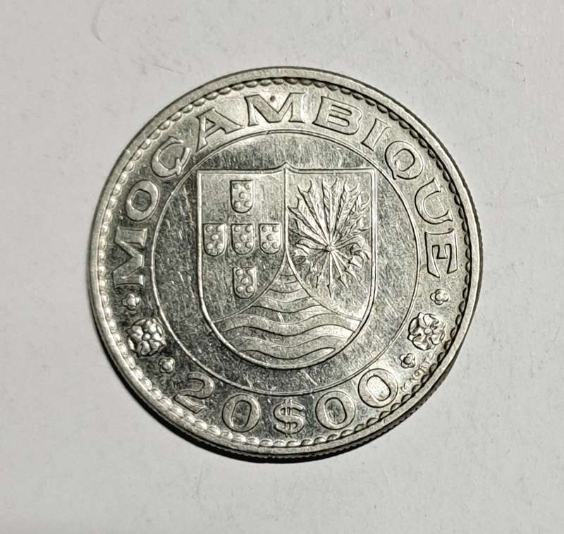 Mozambique 20 Dollar Coin "1971"