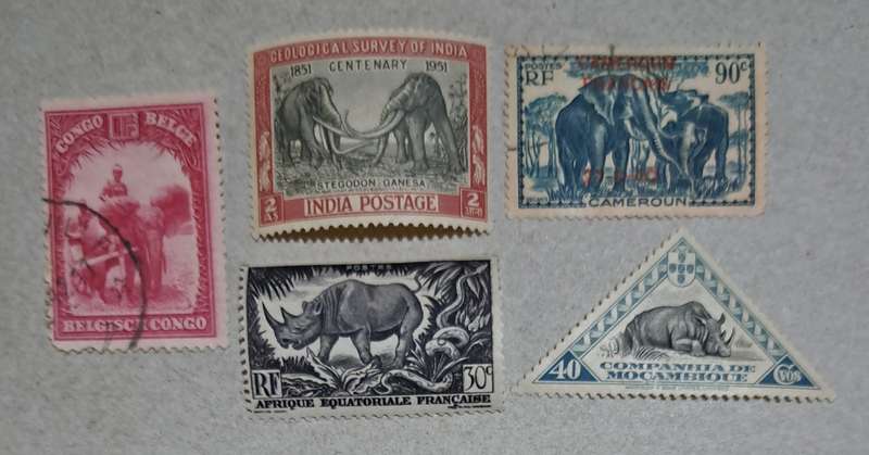 4 MINT/ 1 USED THEMATIC ANIMALS ON STAMPS.-A2-