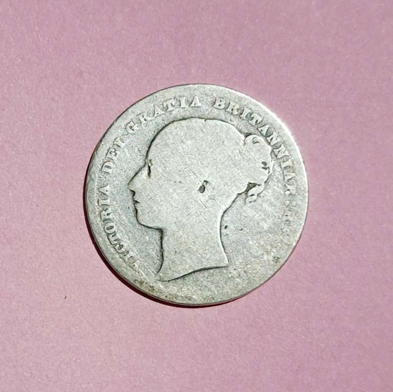 Great Britain : Young Head Victorian One Shillings of " 1877 " Rare Date "