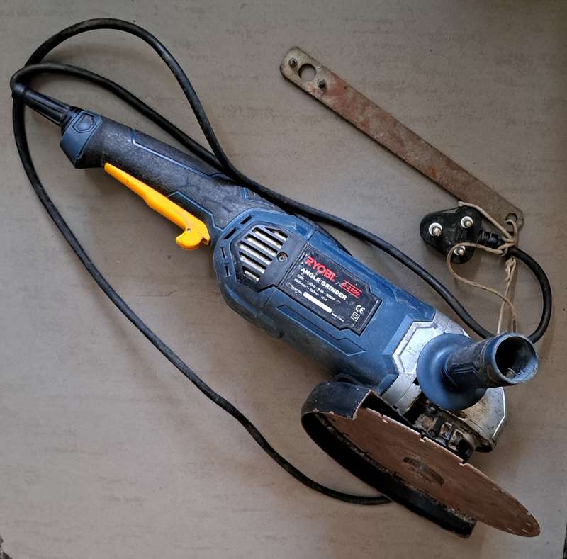 Ryobi Angle Grinder  " G - 2200 " Industrial Power Tool " 100% Working Condition "