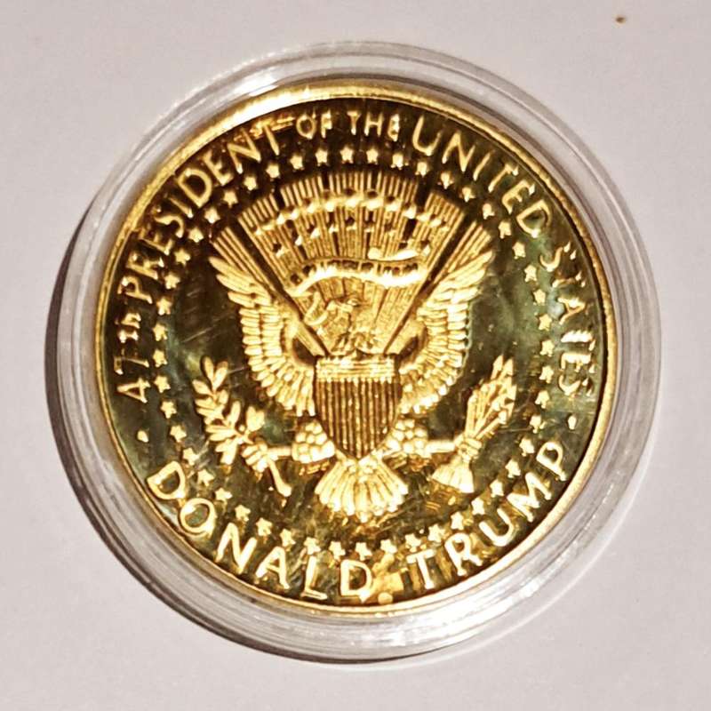 Donald Trump 2025 Commemorative Coin " In God we Trust " Crown Size Coin " In Capsule "( 3 of 3 )