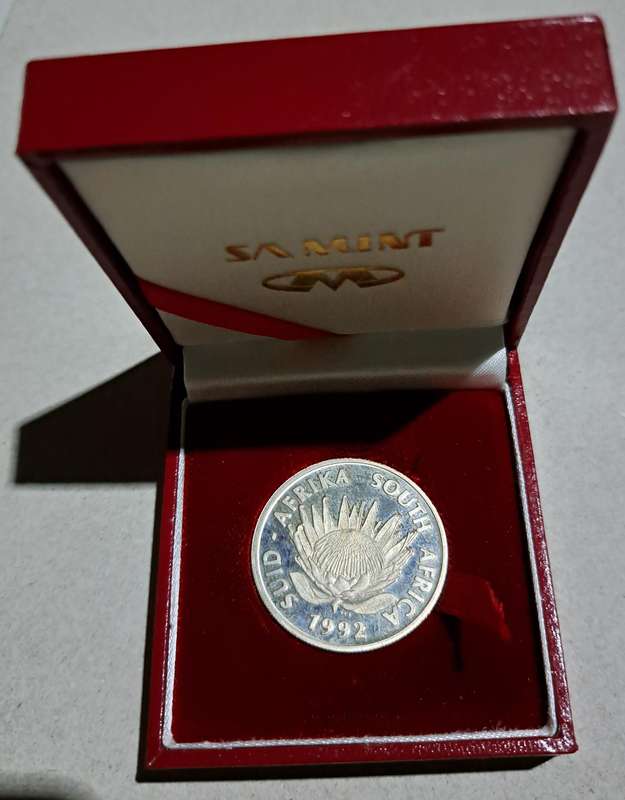 1992 Silver Proof S.A. Protea Series R1 - SOLI Deo Gloria - in S.A. Munt Coin Box.