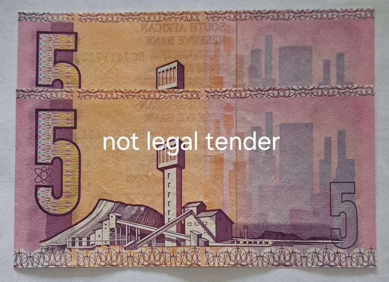 S.A. 2 Five Rand Bank Notes in Serail Numbers Sequence BC3411721 to BC3411722. New