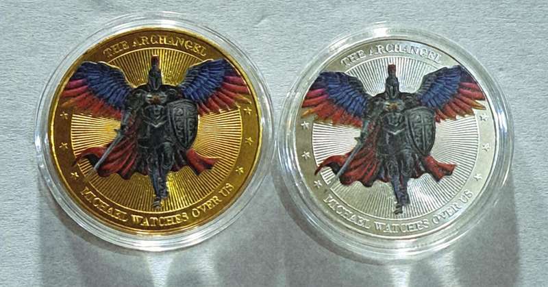 2 Feathered Knight -Armor Warriors Challenge Commemorative Coins. 40mm New in Capsule.