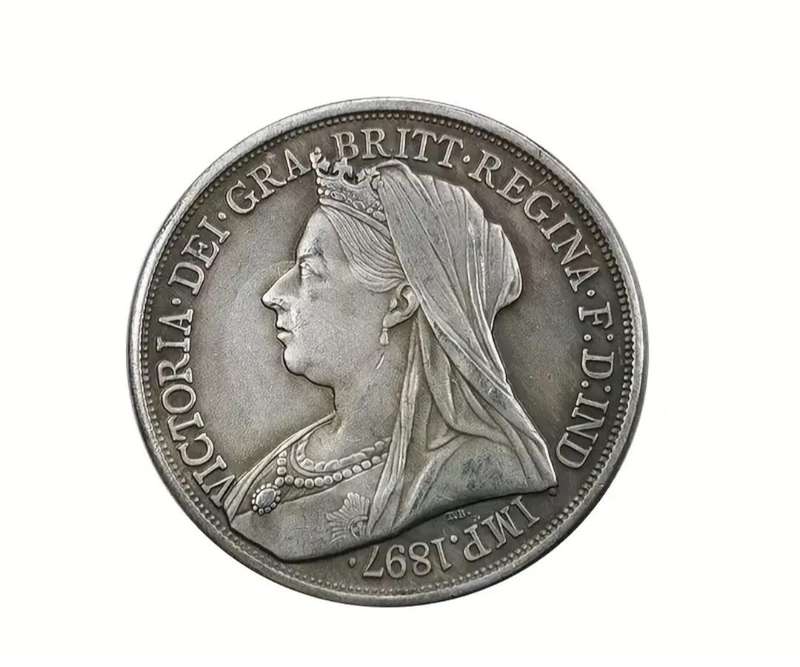 Vintage  1897 Victoria Memorial Coin Historical Coin. ( 1 of 2 )