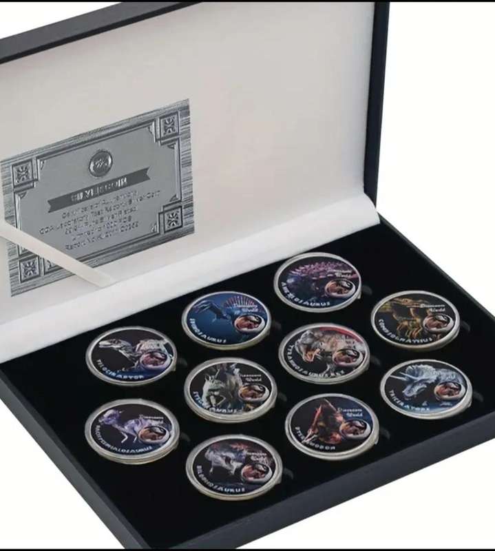 10 pc's Dinosaur Commemorative Coin Set With Certificate in Display Box . New