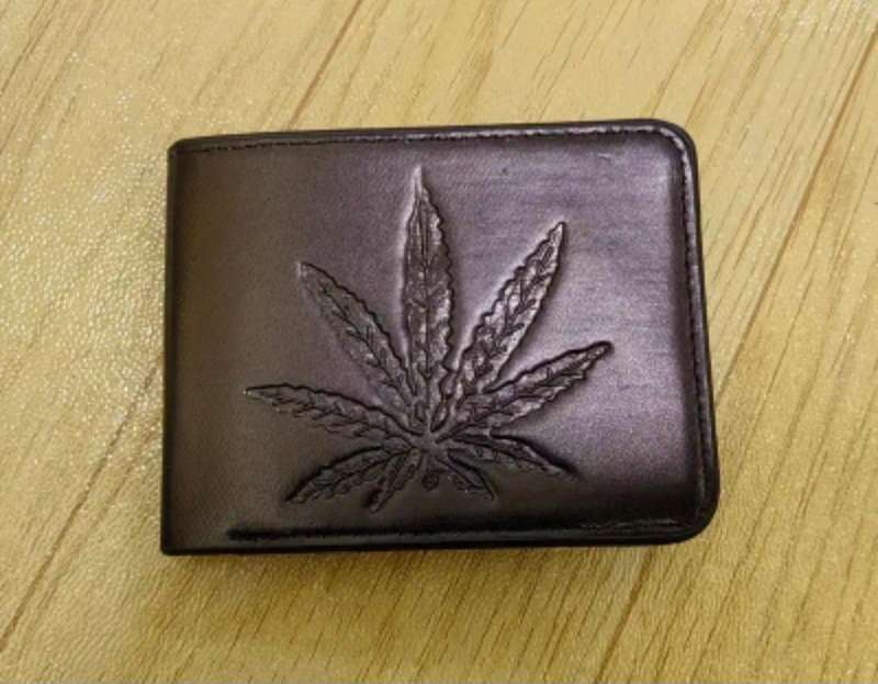 Men's Casual Faux Leather Wallet With Leaf Design "New" Black