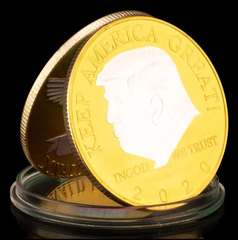 2024 Donald J. Trump " Commander in Chief " Gold Plated Coin  Commemorative Coin. New in Capsule.