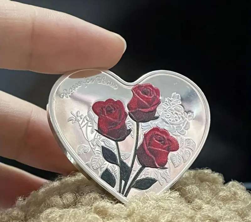 2pc's Silver Plated Romantic Commemorative Heart Shape Coins with Roses New in Capsule's."A"