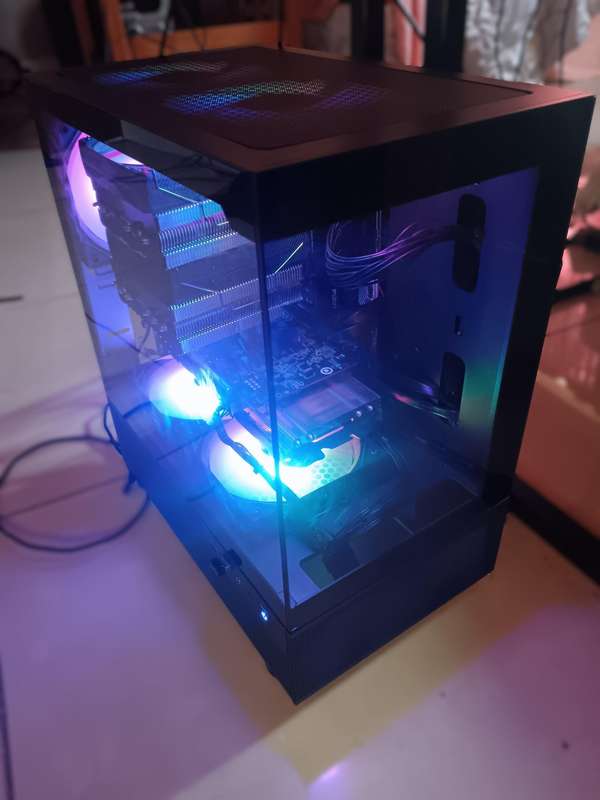 Ryzen 5 3600 PC with RX 580, 16GB RAM, RGB