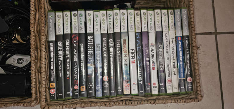 Xbox 360 250GB Slim Console with 5 remotes and Games