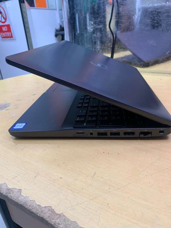 Dell Latitude 5500 Laptop Intel Core i7-8th Gen 8GB Memory 256GB SSD