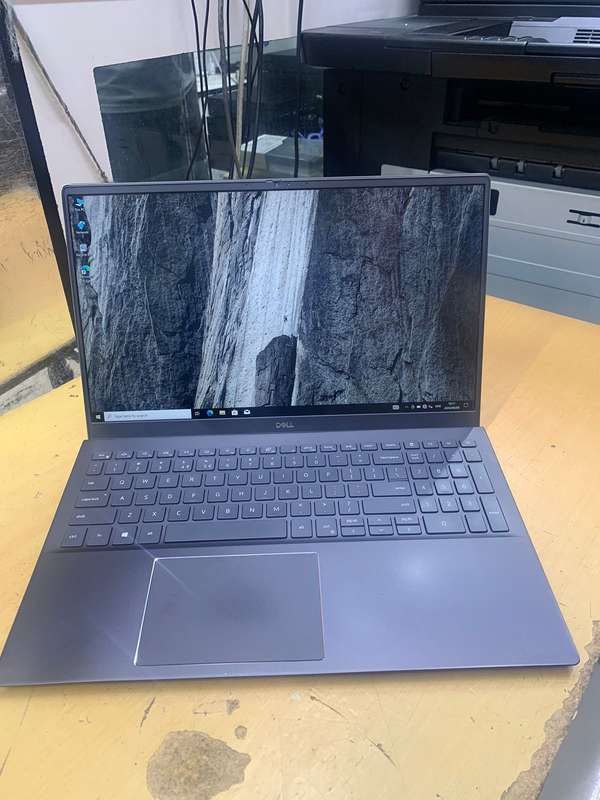 Dell Vostro 3510 i5 1135G7 / 16GB Ram / 256GB SSD / 15.6" FHD Display