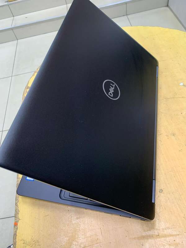 Dell Latitude 5590 Laptop - Intel Core i7 8th Gen Laptop, 16GB Ram, 512GB SSD, 15.6